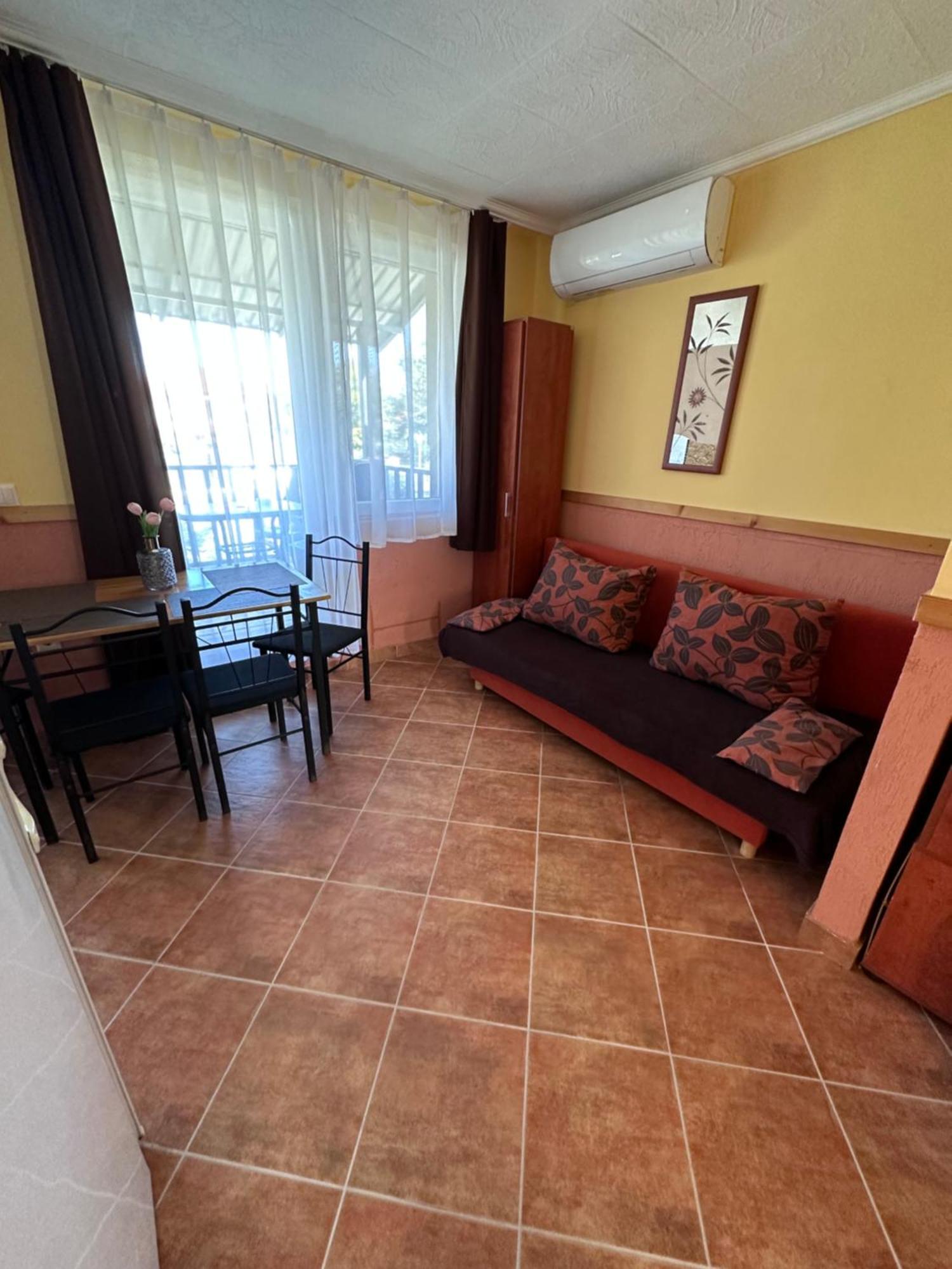 Aranyeso Apartman Hajduszoboszlo Ngoại thất bức ảnh